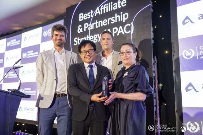 ACCESSTRADE Honored with Best Affiliate & Partnership Strategy (APAC) Award in Collaboration with Highlands Coffee